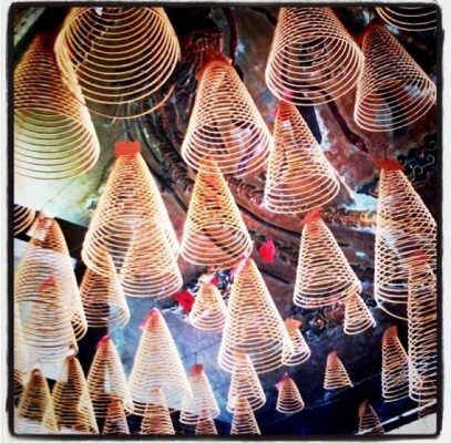 Nhang thơm tẩm hóa chất